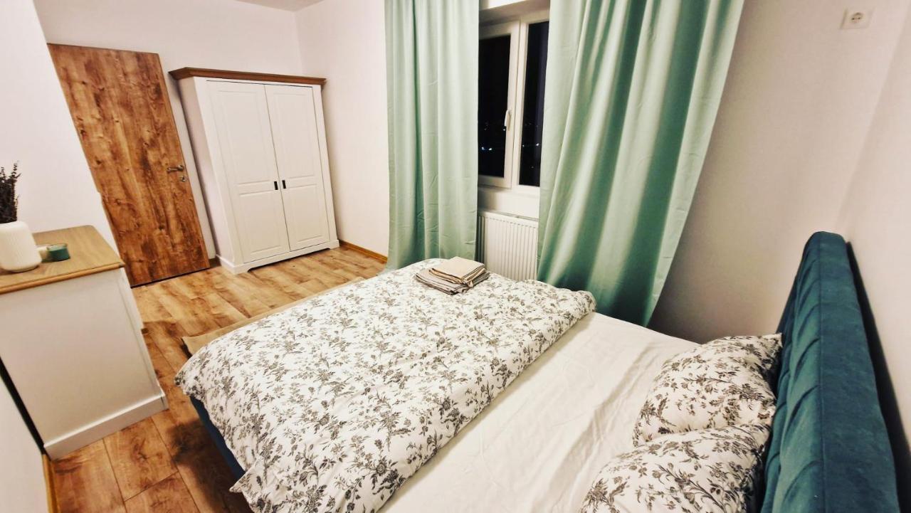 Lux & Confort - Apartament 3 Camere Bukares Bagian luar foto